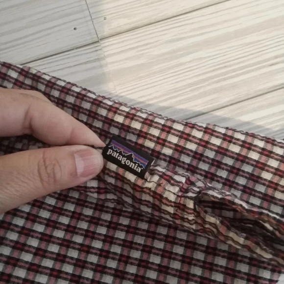 Patagonia red Plaid texture organic cotton button down men's size XL - Picture 6 of 7